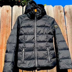 SKEA size small woman's luxury ski/snowboard jacket